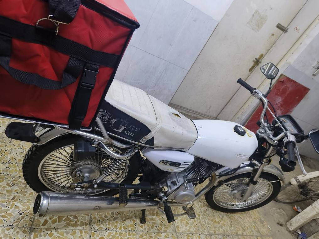 ايرانيه 4 كير دراجه محرك  نار🔥 
شاشه كهرباء باتري تايرات بريكات كله جديد
ويا الصندوك جديد بعد مامتخلا بيه علاكه
موديل ماعرف بيها اوراق مشككين شويه 
بها وكاله بيع وشراء بمحضر من مركز المرور
(مكاني بغداد - المحمودية)
تواصل على الخاص بغداد, العراق


**إذا كنت صاحب هذا الإعلان وتريد حذفه لأي سبب، رجاءا أرسل رسالة إلى الدعم الفني**