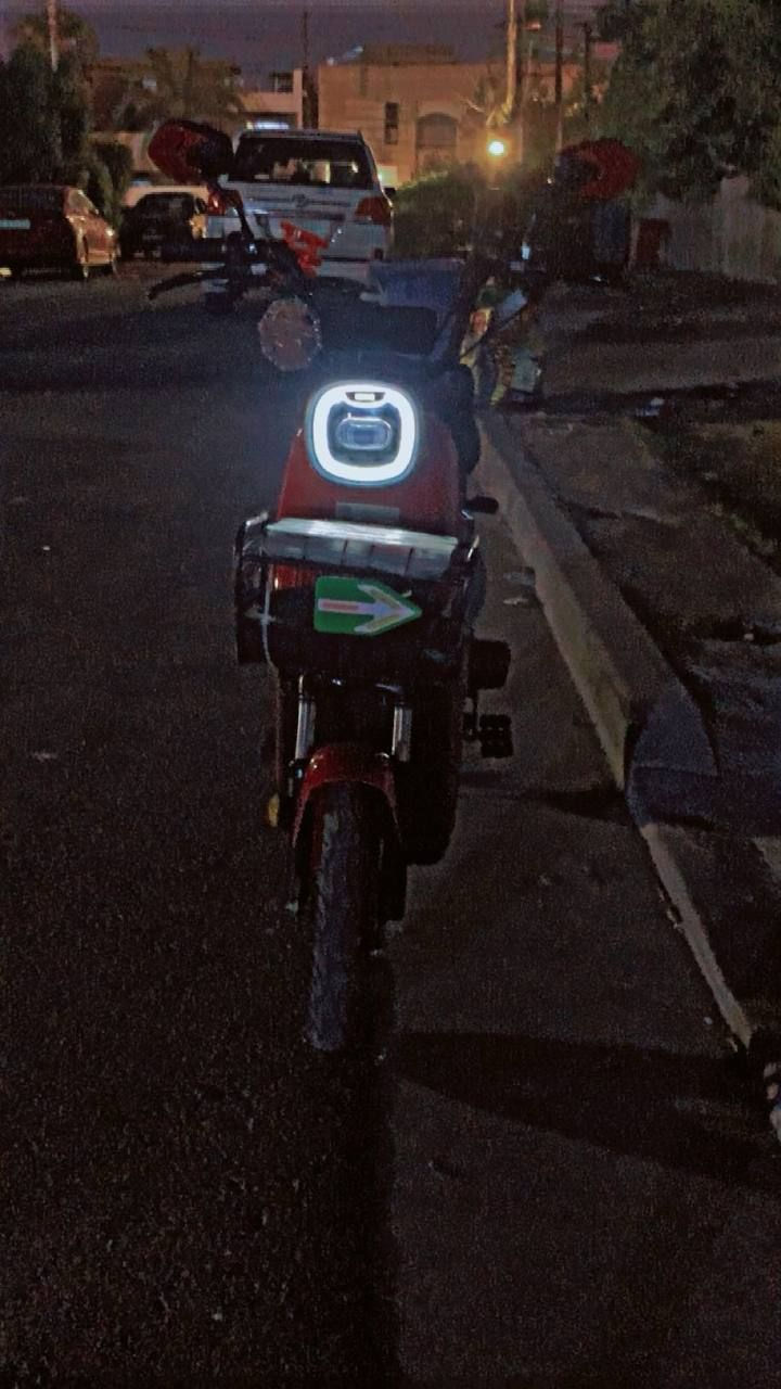 السلام عليكم 
دراجه شحن للبيع حجم 14 مبدله بطاريات نضيفه 
مواصفاته
عددالبطاريات:4
ملف 500
طريقه التشغيل بصمه2+سويج2 
شاشه ايباد حديثه مبدله جديده 
لايت عالي ناصي 
اشاره يمنه يسره 
السعر:280الف 
للي يريد يشتريه يتصل على الرقم
***********
مكاني بغداد حي العدل
