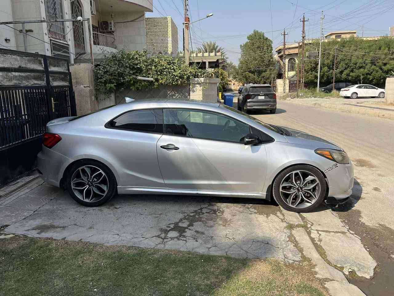 فورتي تك باب مديل ٢٠١٥ حادث جاملغ خلفي جهة السايق وشويه من الجنطه
فول عدئ الفتحة
بصمه 
تحكم ستيرن
كشنات جلد
تدفئه كشنات
قطعتين تبريد
ماشيه ١٠٨ وقابله للزياده
كير ومكينه مكفولات
السعر ٨٢ ورقه وبيه مجال حك الجيه
***********
