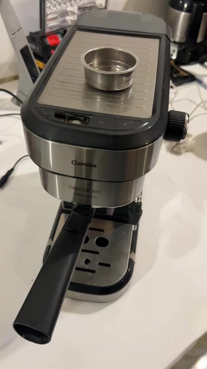 سلام عليكم طلعلتلي هاي مكينه شغاله شرط الفحص الي يريده ينطينه سعر وبلعافيه
خللها بسيط بدون مايتاثر ع جهاز


**إذا كنت صاحب هذا الإعلان وتريد حذفه لأي سبب، رجاءا أرسل رسالة إلى الدعم الفني**