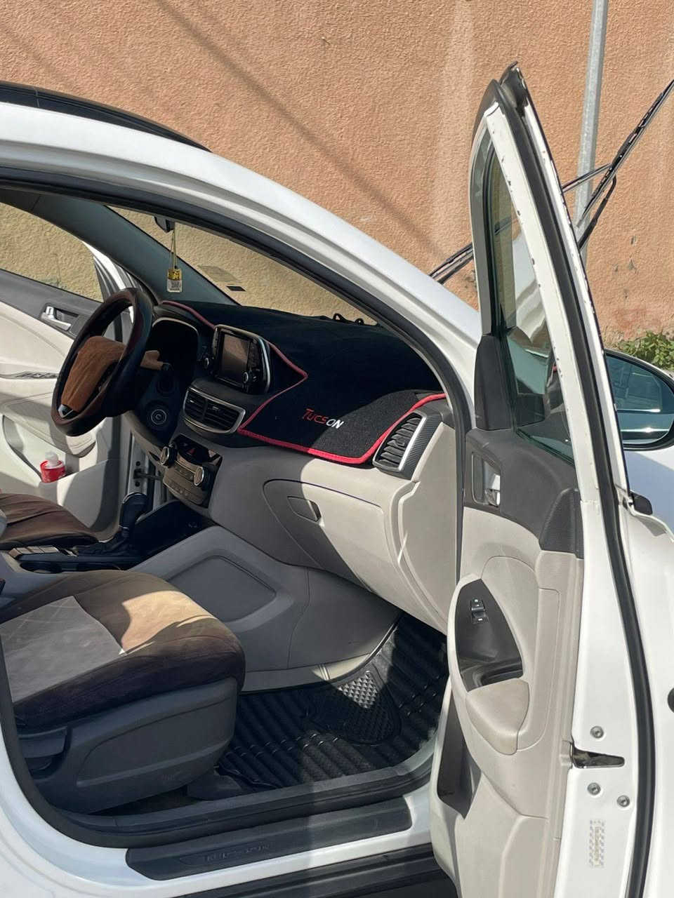 السلام وعليكم توسان موديل 2019امريكي مثل ما موظح بل صورسياره خير من الله 
السعر160 مكاني بغداد 
للتصال...‏‪ 0771 369 4665

