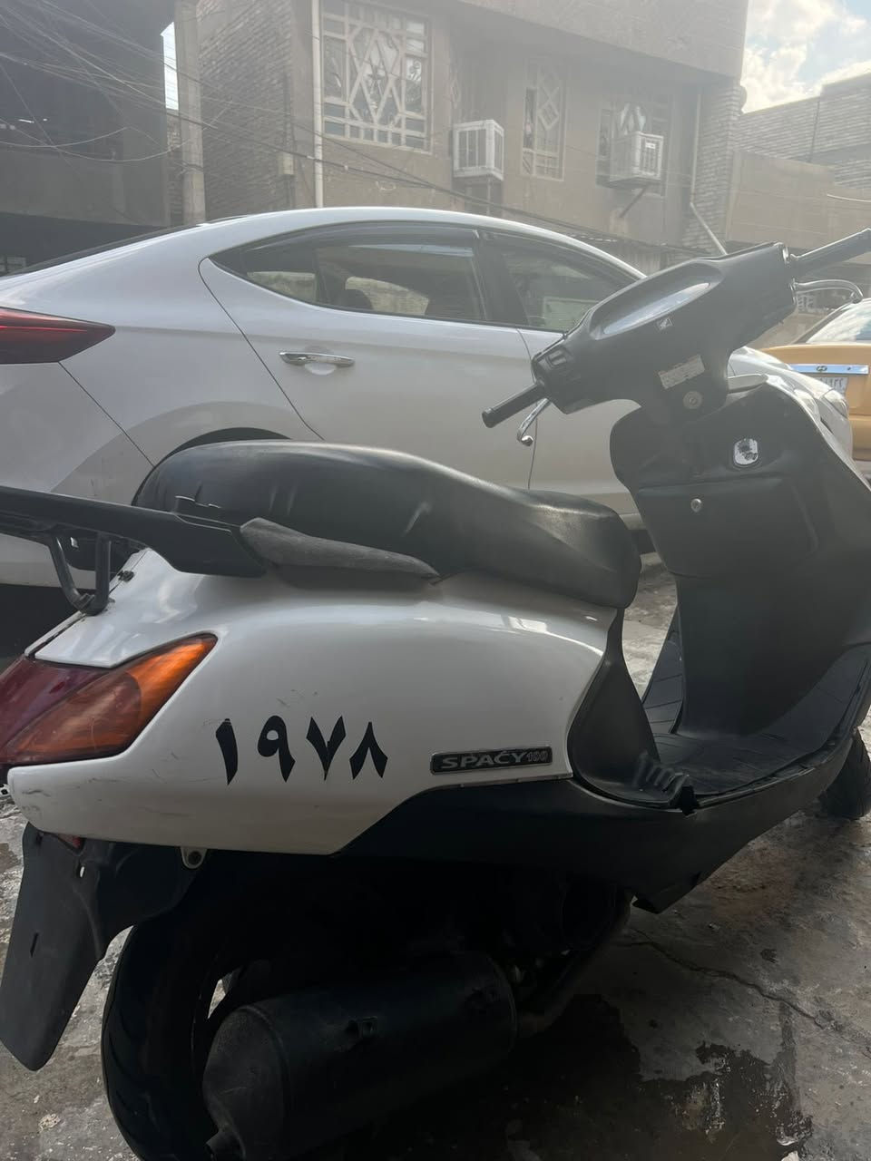 السلام عليكم ورحمة الله
سبيسي ياباني اصل سرعه 100 

الدراجه شلعه ومعدل بيهة تخبل وكلهة على البلاد ما مبدل بيهة برغي ولا مفتوحه كامله من كلشي كهربائيات بريكات دبلات 
اشاير  تجي اتشغل وتطلع 

السعر 300 وبيهة مجال 
العنوان زيونه قرب ساحة ميسلون 
***********
