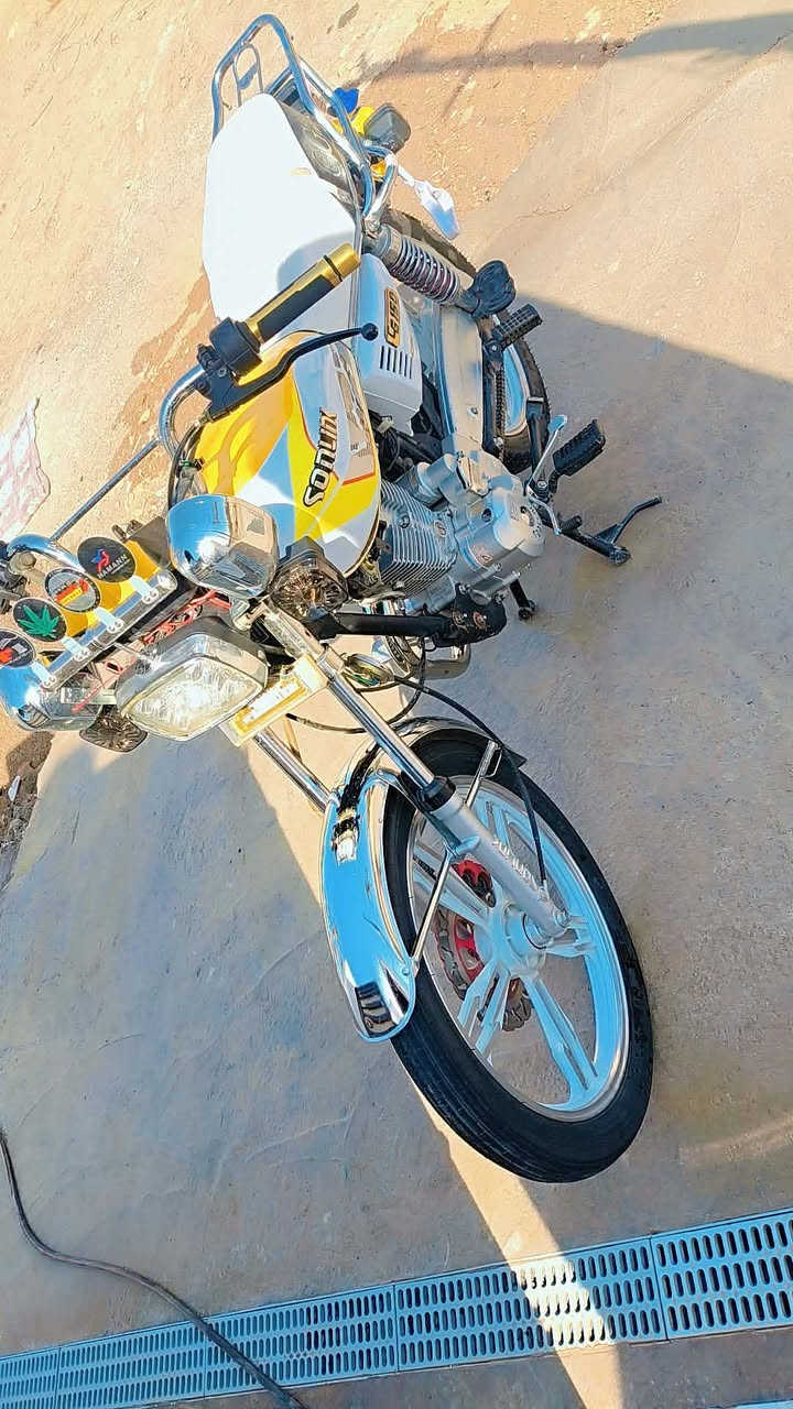 سلام عليكم  مكلف بل نشر دراجه سيفان  للبيع موديل 23 نزلت بشهر 12 يعني محسوبه 24 كفاله اي نقص ما بيهه اوراق كامله محرك مامفتوح السعر 525 وبيهه مجال مستعجل على بيعتها دراجه مامتعوبه بعدها على وضع الشركه مكاني ديالى بعقوبه ناحية العباره الاتصال على الرقم ***********
