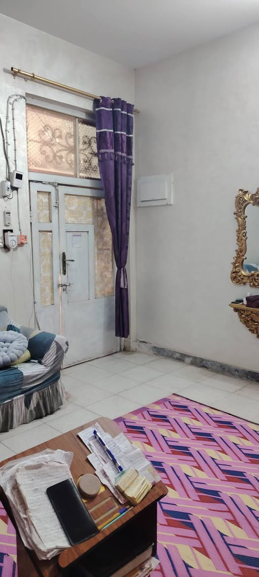 للبيع

بيت ٢٠٠م

طابق واحد بناء نظيف عكاده

سعر ١٨٥ بيه مجال قليل

يقع في حي العسكري

مقابيل دائرة الكهرباء

داخل فرع عرض ٨م

يحتوي على غرفتين وصاله ومطبخ وصحيات داخليه وخارجيه واستقبال وكراج سياره.

موبايل للاستفسار ***********
