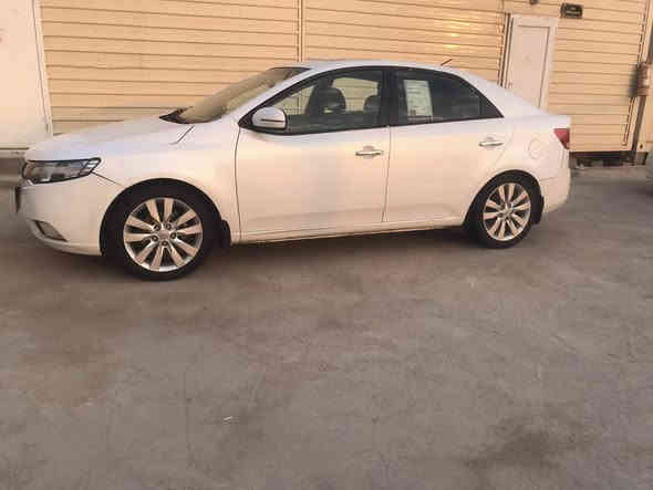 سلام عليكم سيراتو موديل 2011 رقم اربيل سنويه صاقطه 
السياره فول مواصفات بصمه فتحه شفتات استيرن 
مثبت سرعه تحكم مري شفط كامره داخل لونين 
السياره بيه جاملغ امامي مصبوغ فقط صوب اليمنه 
كير مكينه حداديه تخم تاير تبريد كوله شغال وخير من الله 
السعر 100 وبيه مجال الشراي الاستفسار ع رقم 
***********
