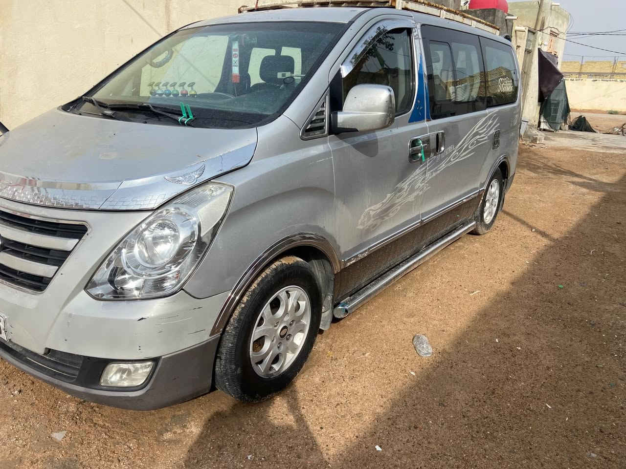 السلام عليكم ستاركس موديل 2008مسكر ارقام انكليزي جدد سنويه جديده السياره برغي معايزه حته مكفوله من الصبغ مكينه وكير وحداديه جدد للأستفسار ***********مكاني النجف الاشرف
