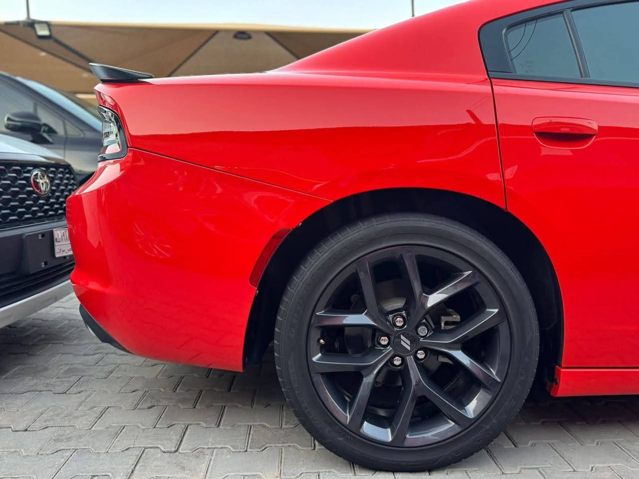 الهمَ صلّى على محمد وآل محمد بلاك توب اصل جارجر SXT  2023 
لون مميز  
وارد امريكي  دخول  جديد  (رقم اربيل رقم دولي  جديد سنويه 30 شرط تحويل)
كلين تايتل بارد فقط في البنيد دعاميه نفسها بلاديه بدون دواخل او ايرباك بيها كلير من امريكه سياره جديده 
عداد مسافه 50الف 
موصفات :
مصابيح امامي  زنون عالي  ناصي بلادي
مصابيح الامامية LED
شاشه كبيره مع  نظام ملاحة
الشاشة مع اوپتشنات SRT
سستم صوت الپاين
ويل ارتي قياس 20 انج بلادي
مقاعد كهربائيه امامية عدد 2
تشغيل عن بعد 
محدد سرعه بلوتوث 
ستيرن كهربائي 
كاميرا خلفيه
مرايا متحسسه للاضاء العالية
دخول ذكي (بصمه)
استفسار على رقم *********** رقم وتساب السعر 275  مكان سياره كربلاء  ماتعجبه سياره يعبر المنشور
