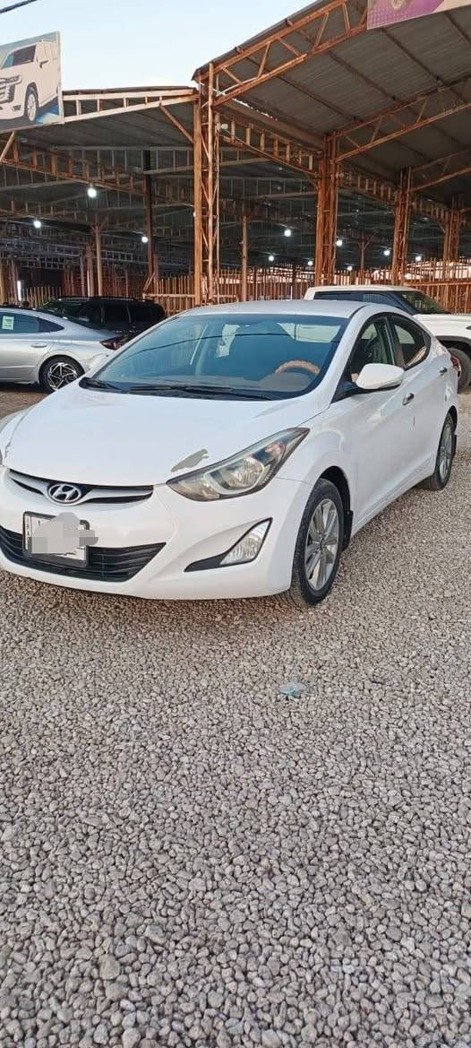 هونداي النترا خليجي موديل ٢٠١٥ محرك ١٨٠٠ رقم مثنئ بيها جاملغ امامي صبغ فقط بدون فتح بدون عابر والباقي مكفول السعر ١٢٧ ورقة نقد أو مراوس مكان السيارة السماوه الرميثه للاتصال *********** او *********** أو ***********
