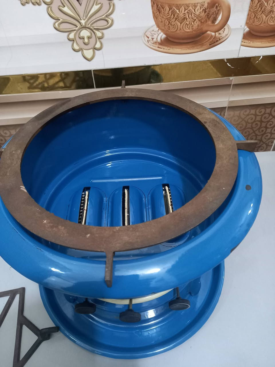 لمبة ام الفتل رويال كامبين نظافة عالية للإستفسار الاتصال على الرقم***********
