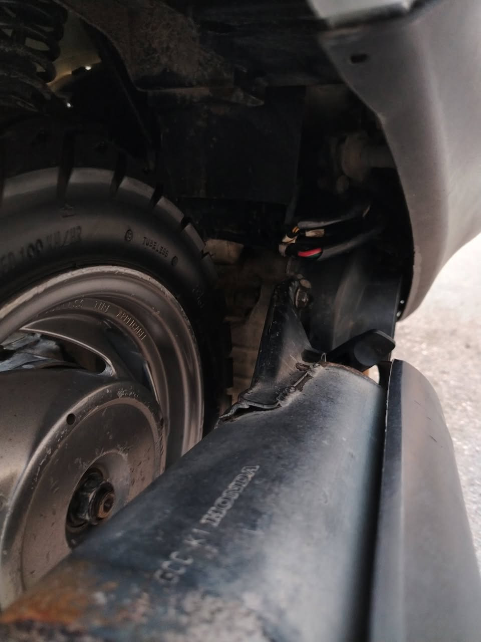 السلام عليكم سبيسي ياباني للبيع مكينه مكفوله كابريتر بلادي. كفرات بلاديه. الدراجه عوزه بس لسان مال قفل الي بل كشن ولباقي كله شغال سلف هندر بريك امامي خلفي هورن اشاير يمنه يسره. السعر مليون وبيه مجال حك الجيه. المكان كوت فلاحيه الاستفسار اكثر عله الرقم ***********
