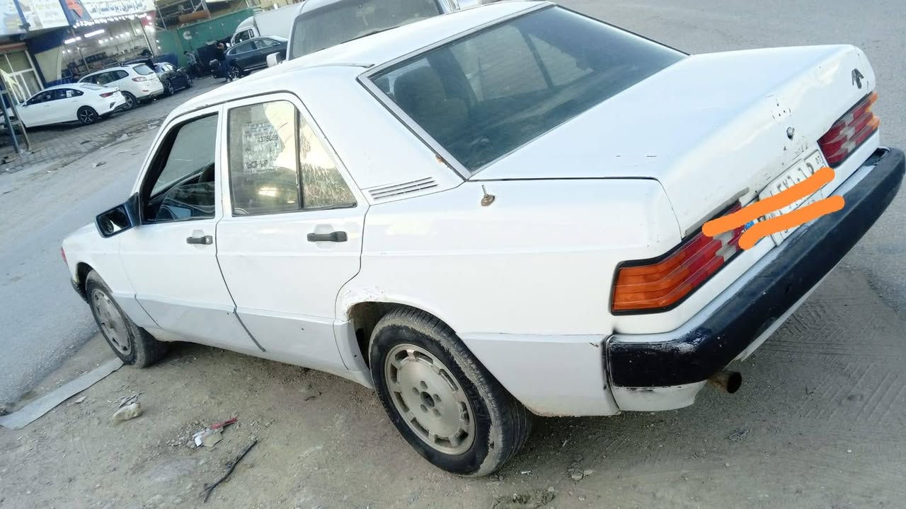 سلام عليكم سياره مارسدس 190السعر سياره 19
 موديل سياره 90رقم نجف الماني سنويه صاقطه راعيه نجف تحويل مباشر مكينه وكير ونجي 6سلندر سلندر اوتو سياره جاهزه من كلشي وكلشي شغال كير ومكينه بل كارتون تخم تاير حداديه كهربائيات خير من الله نقص تبريد فقط مكان سياره نجف تواصل عن طريق ***********
