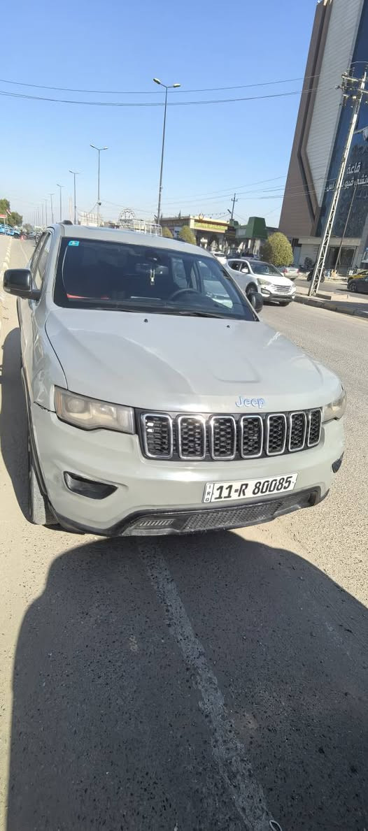 جيب هيمي موديل 2012 هيمي  محرك 5700
السياره مصبوغه عام تغير لون بجم محدث 2017
السياره قماره بانورما غرف جلد وصاج 
سعرها ب135ورقه مكانها بغداد 
موجود زاتس اب واتصال *********** بغداد, العراق
