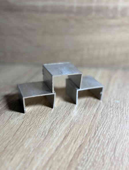 السلام عليكم ورحمة الله وبركاته.... لقمه كاونتر حجم 3 سم  العدد 500 السعر 26 الف و 3.5 سم العدد 500 سعر28.... ارخص سعر بالعراق... ***********
