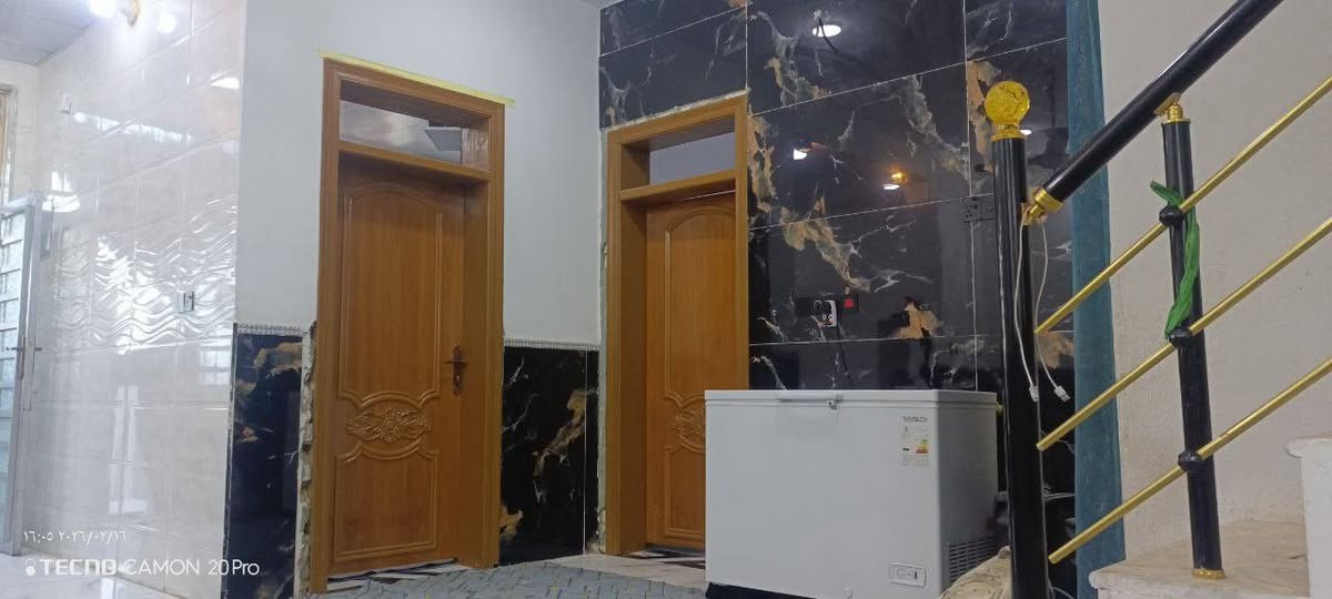 🏡 بيت 200 متر ب 38 مليون وبيه مجال
🔹 المساحة الكلية: 200 متر
🔹 البناء: 100 متر
🔹 حديقة: 100 متر 🌴
💰 السعر: 38 مليون قابل للتفاوض
📄 الطابو: زراعي سند 25
🧱 البناء درجة أولى – شغل جناي وتجي تشوف بعينك
صب كونكريت + جسور
حجر
كاشي وسيراميك
🏠 يحتوي على:
غرفة + صالة + استقبال + مطبخ
صحيات داخل وخارج + حديقة
📍 الموقع: شارع الصب – عمود 276 وتنزل
📞 للتواصل:
اتصال: ***********
واتساب: ***********
