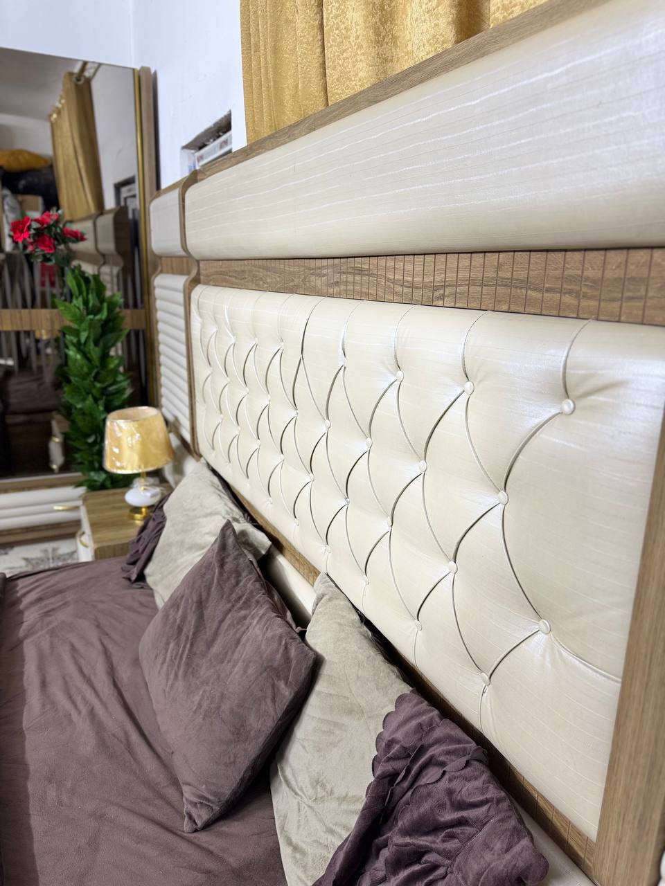 غرفه 11 قطعه تركي نظيفه كلش ما بيه اي ضرر  كنتور اضافي سرير مخزن ظهر بلوك العنوان بابل المركز م  ***********
