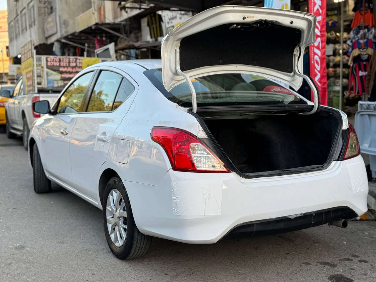 السلام عليكم
للبيع نيسان فيرسا 
موديل:2017
ويل كروم 
شاشه+كامره
تحكم ستيرن جهتين 
بلاجكتور يدات نيكل 
رقم سليمانية سنويه جديد حد 2031
هزه جديد شرط تحويل او وكاله 
بطاقة بانزين موجود 
گير محرك بشرط 
جاملغ خلفي صبغ+نص باب خلفي سكن صبغ بلادي بدون تبديل قطع البلادي 
السعر:105$وبيها مجال 
مكان السيارة كركوك
***********
