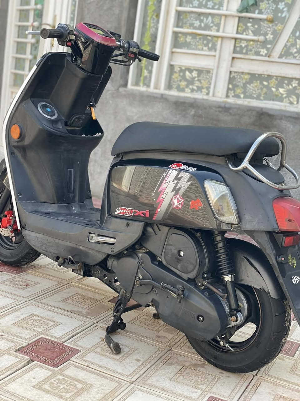 سلام عليكم 
بوليسي مديل 2013
شغاله من كلها 
مفتوحه مره وحده 
سعر 675 وبيها مجال 
مكاني سوك شيوخ كرمه بني سعيد 
***********
