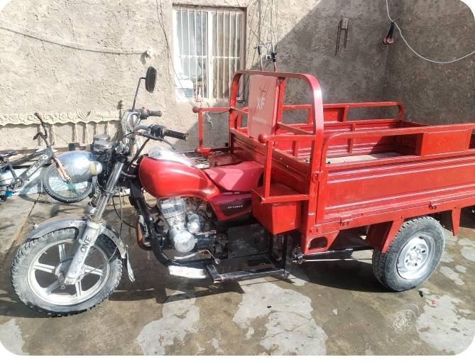 سلام عليكم 
مكلف بالنشر ستوته للبيع جاهزه صلف هندر كهربائيات كامله سعر 750  الاتصال على رقم ***********
