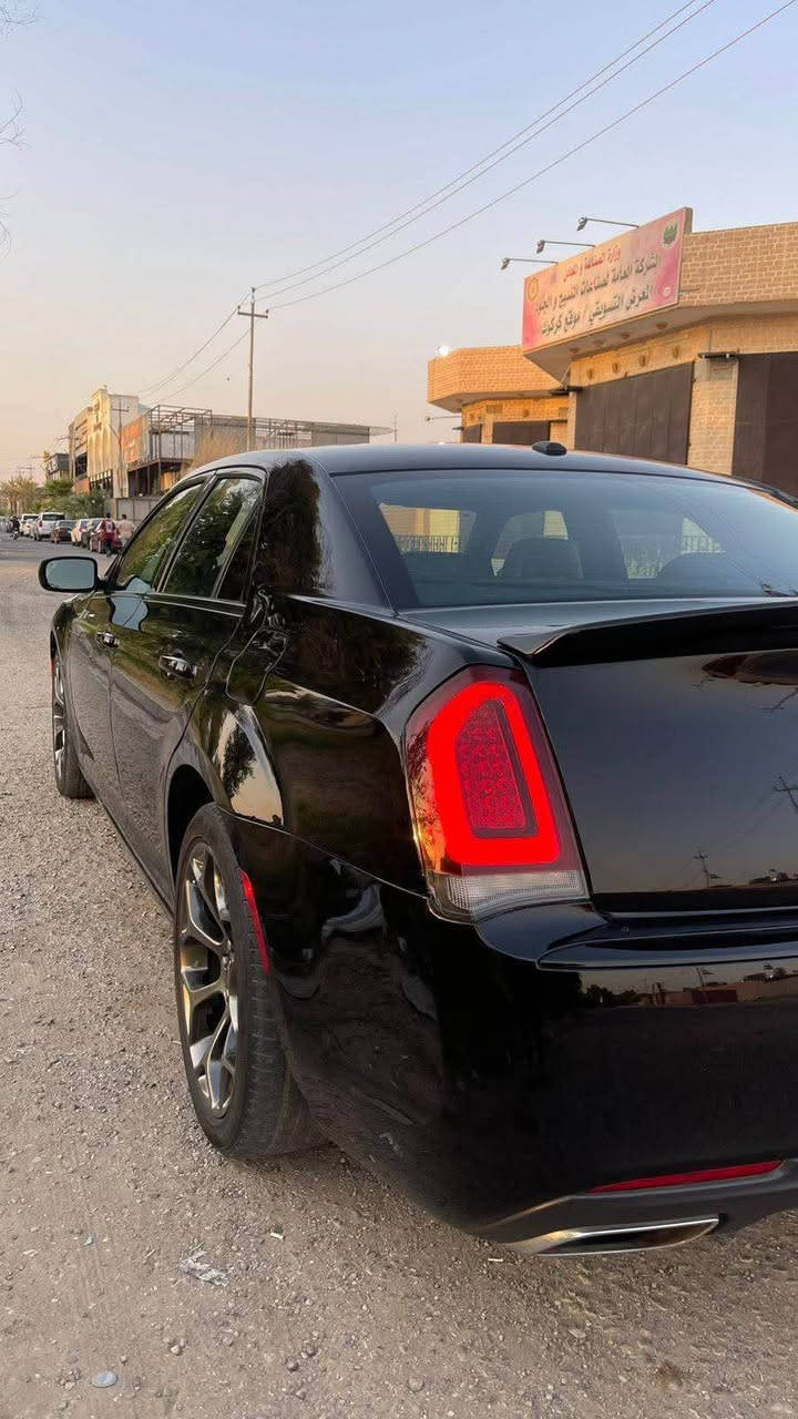 اوباما 2016 S فول كندي كلين بدون ضرر
رقم اربيل ب اسمي 
ماشي71 الف ميل حقيقي 
محرك V6 3.6 بانوراما شفتات  ستيرن سبورت بالگير وبالدشبول سستم صوت ودمام بالصندوك بلادي كشنات حظن وتطريز S كهرباء وتدفئة كشنات الاماميه عداد 260 كيلو مو ميل ويل 20 برونز منظومة لدات وعدسات جديد تبريد كهربائيات غرفه كله بشرط 
مكاني كركوك *********** للجادين بالشراء فقط كركوك, العراق
