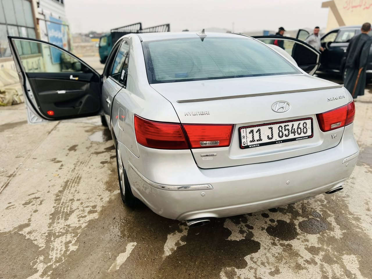 السلام عليكم ورحمة الله وبركاته سوناتا للبيع ٦ سلندر فول مواصاف لمتد تدفئه تبريد بلكشن كشنات جلد كشن كهرباء فتحه سقف لايت زنون عالي ناصي ترايك من البصره الزاخو محرك شرط وگير شرط لا تنقيص ولا تبخير تبريد تدفئه شرط  مكان السياره ناصريه سعر السياره ١١٦ اخوان والسوك كلشي بيه والتوفيق لجميع
***********
