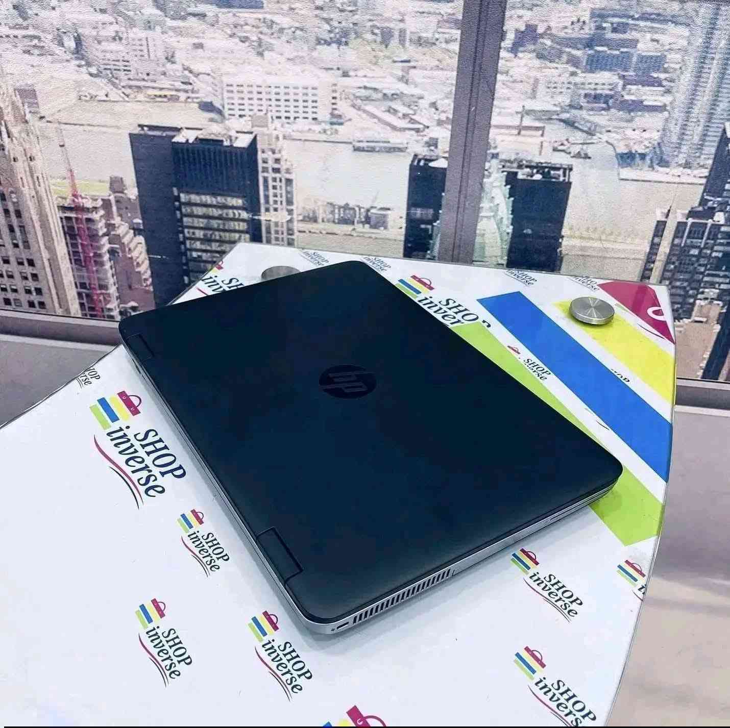 لابتوب بمواصفات ممتازة للدراسة والطباعة والتصميم والبحوث وجميع الأعمال المكتبية
المواصفات
Cor i5 
الجيل السابع
الرام 8GB 
الهارد 256GB ssd 
حجم الشاشة 14.6
كارت الشاشه 4GB intel 
بطارية ليثيوم ممتازة 
نظافة الجهاز عالية جدا جدا 
🎁 الملحقات 
شاحن أصلي + حقيبة + ماوس  
السعر 190 الف دينار 
يتوفر توصيل لجميع محافظات العراق 
للتواصل على الخاص او على الواتساب
***********
***********
