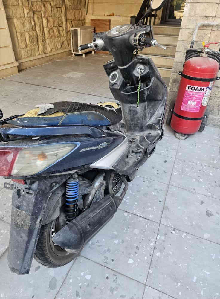 سكنس فحل ١٤٠ .. دراجة نظيفة بس الكفرات بيها تعبانه .. كما موضحة الصور .. محرك نظيف ونشط جدًا .. الدراجة مداريها دهن ممتاز وبانزين مُحسن ..سلفها نكرة .. مواصفات السكنس معروفة .. دراجة حلوة واعتمادية وممتعوبة وبالعافية على الي ياخذها ..
سعرها 500الف
مكاني بغداد حي العامل

للتواصل ***********
متوفر واتساب او هاتف
