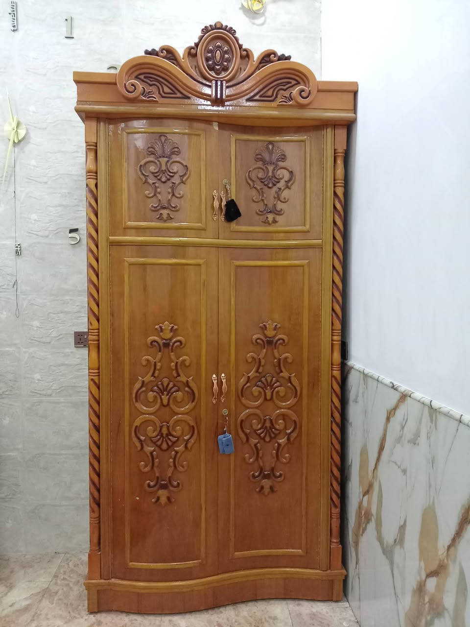 السلام عليكم ورحمة الله تعالى وبركاته /
غرفة للبيع مستعملة نظيفة ...
السعر وتوضيح التفاصيل مراسلة الصفحة ...


**إذا كنت صاحب هذا الإعلان وتريد حذفه لأي سبب، رجاءا أرسل رسالة إلى الدعم الفني**