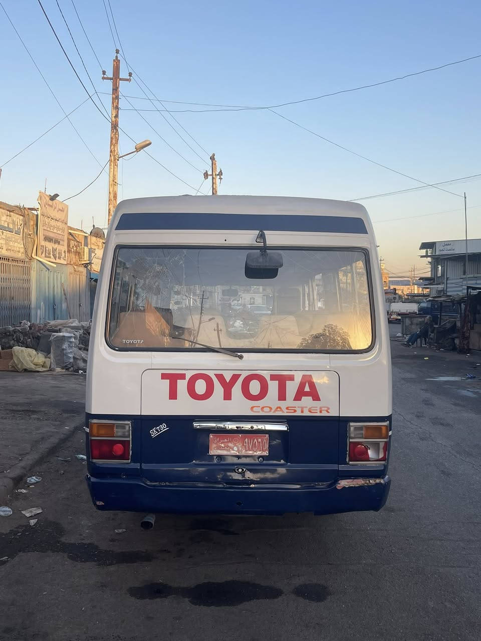 السلام عليكم كوستر عريضه لبيع مكينه بطه وكير عادي امامي جوبلس بور استيرن سياره جاهزه من كلشي عليه غرامات مروريه ينزل من سعره سعره ٩ مليون وبيه مجال مكان بغداد استفسار خاص ***********
