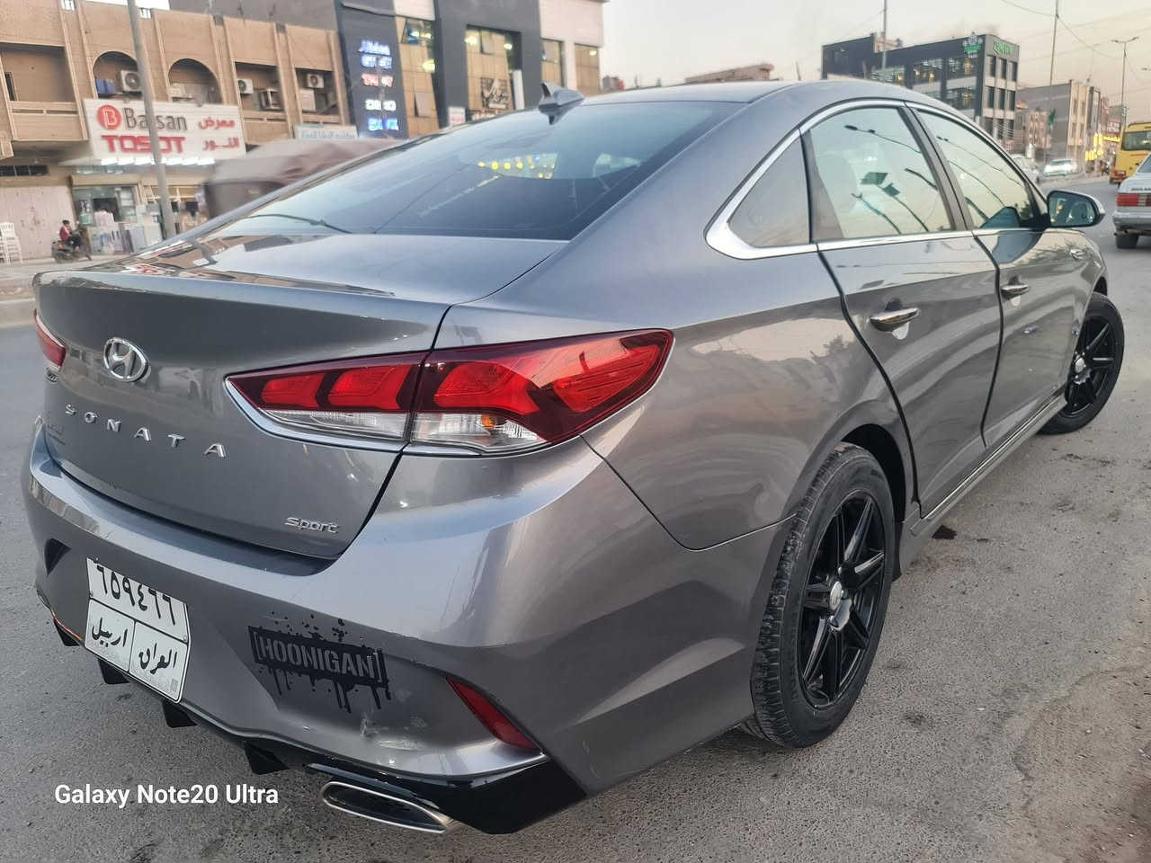 ​🚗 للبيع: هيونداي سوناتا 2019 سبورت (Sport)  🚗
📌 المواصفات الرئيسية :
​الموديل: 2019
​الفئة: سبورت (Sport) الأصلي.
​اللون: نفطي مميز جداً ولمعته حلوة.
​المحرك:2.4L GDI V4  
​الكير: أوتوماتيك وعادي 6 سرعات (شفتات تحكم رياضي).
بدون ايرباك سليم 100٪ بلادي شركة
​✨ ​ويل ميث مميز وحجم رياضي.
​داخلية نظيفة جداً بحجم مريح وكشنات جلد  بلاد.
بصمة تشغيل ، بصمة أبواب ، فتحة سقف ، اشاير مري ، شاشة، كاميرا بلادية، وباقي مواصفات السوناتا السبورت المعروفة.
ماشيه 103 الف km وليس ميل
السيارة ادامة جديدة وحدادة صدر كامل اصلي أمانة الله 

​المكان: [ بغداد / الشعب ]
​السعر: [  142 ورقة ]
​📞 للتواصل والاستفسار:
يرجى الاتصال على الرقم:
***********
