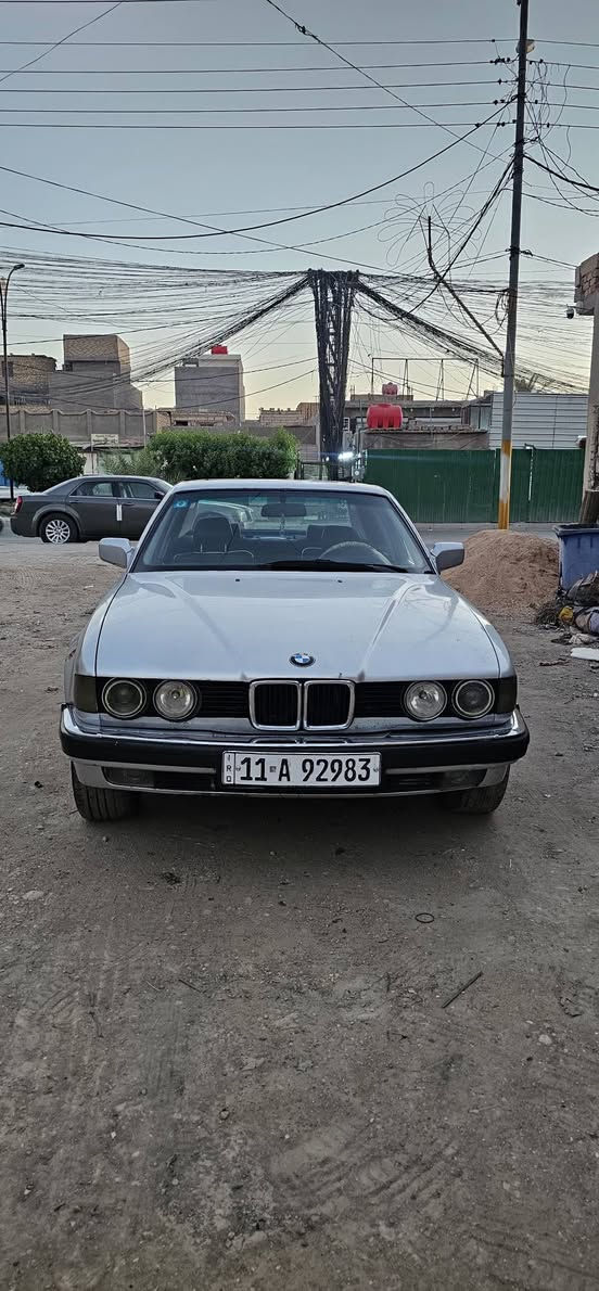 سلام عليكم 
بيع مستعجل  مو سعره  هذا ابد  وعارضه بسعر سايبه مابيه عمله ولو ربع دينار 
  السعر  ((((((   30    )))))))  عليه غرامات 600 وسنوية نافذه سنه وحده 
بي ام 735  موديل 91  رقم بغداد انكليزي شرط المداور  مكان كربلاء  
كير مكينة  كفاله  تبريد تدفئة فتحة شغال لايتات زنون  السياره صبغ عام  شرط بدون اي حادث او معجون  فقط بالباب خلف العبري  غرفه جلد لون نيلي نضيفه   سستم سماعات عدد 8 بلاد كلهن جدد  منضومة تبريد بوكس +فريز+بخاخ+راديتر تدفئة  مال كصه مبدلهن كبسه وحده   تايرات خلفي جديد اماميات انضف من النص عمر    
السياره بدلت بيه حداديه اماميه وماسويتله ميزانيه 
ذراع ماسحه جهة العبري نقص
  كارت جام بي الخلفيات ميتشغلن بس امامي 
يرادله لحيه دعامية  اماميه 
يرادله كلج مروحه وحاضن لان عندي كهربائية ولغيته لان من تشتغل تسحب تيار قوي يله تنهض
هاي تفاصيل السياره بالكامل  عجبتك على تفاصيله  تعال شوف واقتنع ماعجبتك تلگه الاحسن بدون لاتعبني ولا اتعبك


**إذا كنت صاحب هذا الإعلان وتريد حذفه لأي سبب، رجاءا أرسل رسالة إلى الدعم الفني**