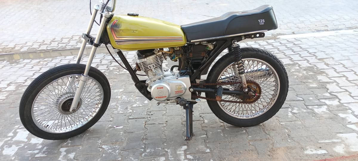 تايكر كلك شاصي نظيف . للبيع السعر ٣٢٥ مكاني رميثة ***********
