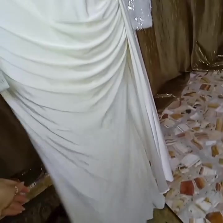 فستان قياس 42  يلبس L ,XL
قماش ليكرا ملبوس مرة وحده نظييف كولش والشغل الي بالردن والصدر شك يدوي  يجنن باللبس والفيكه بالخصر اجنن تطلع ع الجسم
  يرهم حفلة نيشان ،خطوبة،عقد قرأن ،اي حفلة سعره  ٦٥ ألف


**إذا كنت صاحب هذا الإعلان وتريد حذفه لأي سبب، رجاءا أرسل رسالة إلى الدعم الفني**