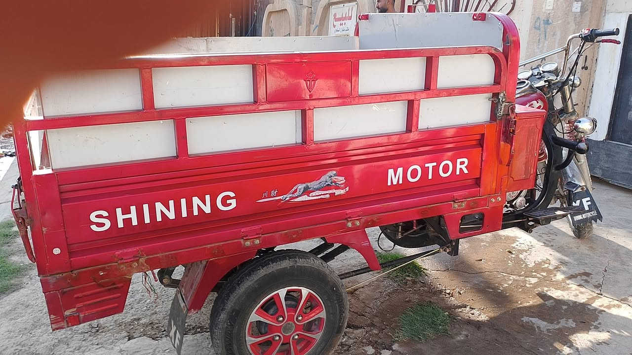 السلام عليكم/للبيع///موديل 2020 منفيس بعيره سلف/هندر السعر 1/300مليون وثلاث ميه حي الانتصار شارع 60///***********///***********
