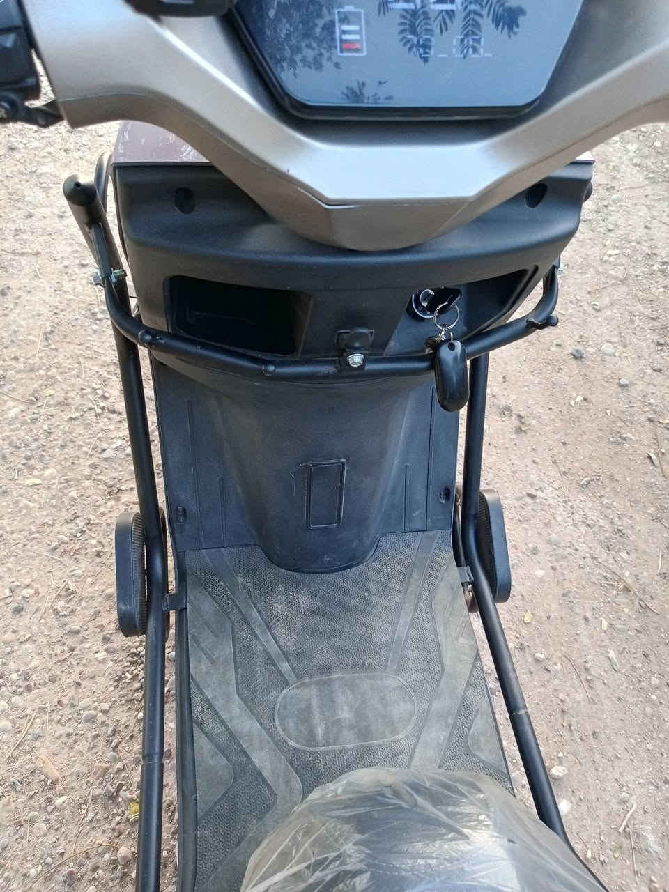 السلام عليكم دراجه شحن للبيع 2025
فول تحكمات

تشغيل عن بعد

سويج عدد 2 

بصمه عدد 2

كارت عدد 2

بطارات عدد 6 جديدات مستعمله شهر فقط

اربع نمر مع مثبت سرعه 

الجنطه مالتها جبيره مع صندوك صغير 

سرعتها توصل 80 

مع نشرات الوان 

دبل اشاره

السعر 950 ألف وبيها مجال

العنوان بغداد ابو غريب

الاتصال والاستفسار الاتصال ع الرقم ***********
