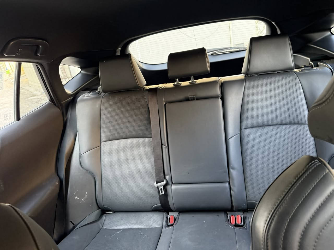 السلام عليكم 
فينزا موديل 2024 فول عده الفتحة 
مابيها حادث مثل ما موضح بالصور بيها شخطه فقط بالخلف بالتحميل 
السياره كشنات جلد تدفئه تبريد 
شاشه وسماعات من شركة JBL 
السعر : 25.500$ 
للاستفسار: ***********
