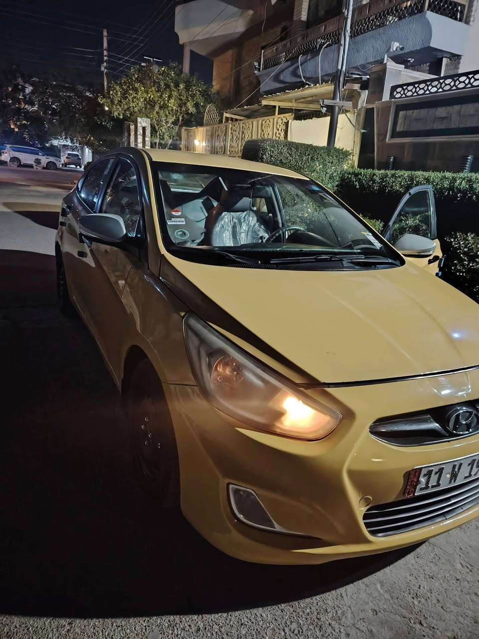 اكسنت خليجي موديل ٢٠١٤
محرك دوش قطرتين ١٦٠٠ المرغوب

بيها جاملغ ايمن ومصلح نفسه نضيفه

  تبريد ثلج

سنويه بسمي مصفره غرامات بيها باج وبيها خط سير وماستر
شاشه اندوريد 

سياره نضيفه وحلوه مرتبه

سعر ٨٧ وبيها مجال بسيط

***********

مكان بغداد
