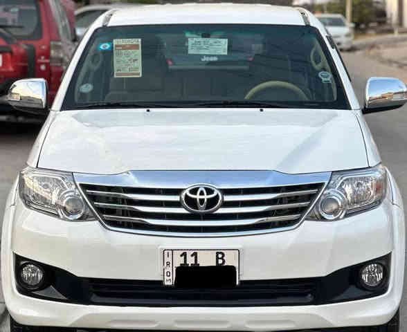 السلام عليكم عندي تيوتا فورتشنر 2012وارد خليجي مكفوله ماعده 3قطع صبغ بدون دواخل فقط ول باقي مكفول السياره محرك وكير مكفولات حجم المحرك 4اسلندر 2700 مواصفات السياره 7راكب 3قطع تبريد شاشه جبيره حساسات خلفيه كامره خلفيه فورويل شغال لايت عدسه دواخل عسلي كير اوتماتيك تخم تاير جديد وبعد بيها اهواي مواصفات مذاكرهن السياره تخم تاير وكهربايات وحداديه وباتري كلهن كفاله السياره ماشيه 208KMحقيقي قابله الزياده السياره رقمه بغداد الدولي وباسمي شرط التحويل السعر 173وبيها مجال للطيبين استفسار علئ هذا الرقم ***********ملاحضه مكان السياره بغداد الدوره بغداد
