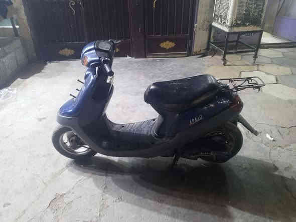 دراجة بطة سرعة 60 مكينه بلادية ناعمة اكسل مكفول كفرات اصلية كابريتر اصلية سلف وهندر السعر 375 وبيه مجال للشراي للاتصال***********
