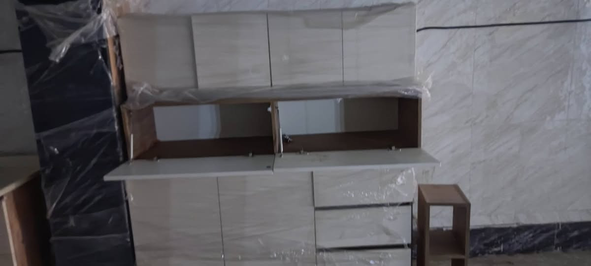 كاونتر اج دي اف لمس  جديد بلجيس مامستخدم للبيع الطول مترين وسنك متر ونص الحوض ماله ستيل ***********
