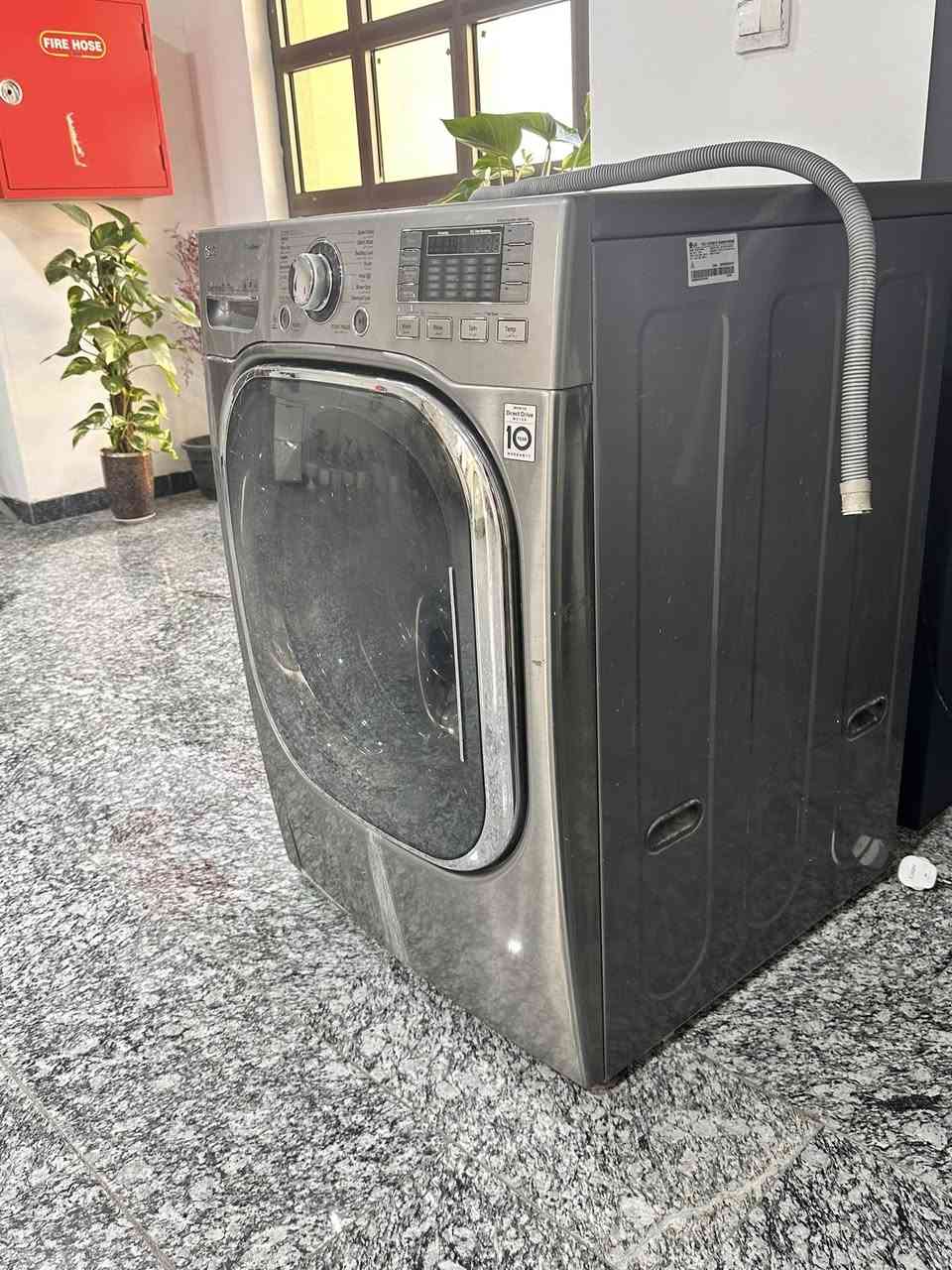 السلام عليكم 

غساله فول اوتماتيك
 نوع (LG) 20g 
مستعمله 
للبيع بسعر مناسب 
داخله تصليح شركه (LG) 
وحالياً بيه عطل 

***********
