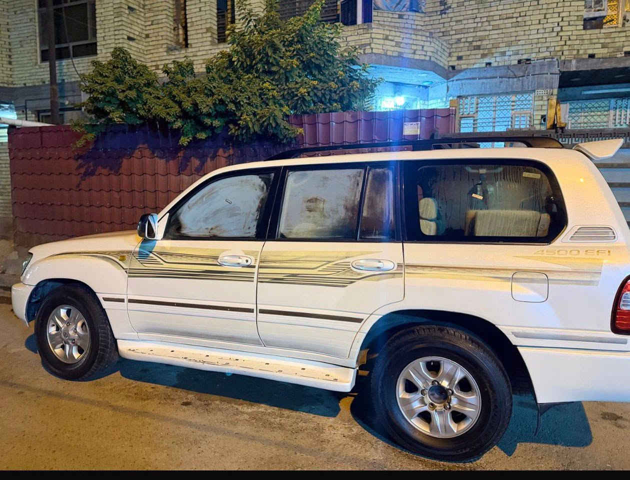 تويوتا لاندكروزر 2007 مونيكا GXR
اللون أبيض 
فول مواصفات سلايد
ثلاجة، أربع جامات أوتو
، تبريد مركزي وبصمه عدد ثنين
شاشة آيباد،  كلش حلوة
السيارة باقيـة بلاديه

ما بيها صرف ولا دخان
 
گير ومكينة بشرط
نظيفة كلش وما بيها أي خلل
4 تايرات جديد ،  ما تحتاج شي
السعر 173 ورقه وبيهه مجال بسيط 

شرط تحويل 

أرقام المالك:
***********
***********
