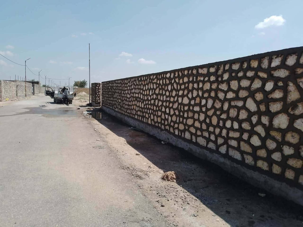 السلام عليكم بناء حجر كرسته وعمل بناء بيوت اسيجه ممرات نافورات تطبيك ارضيات وشواطى الاتصال على الرقم ***********
