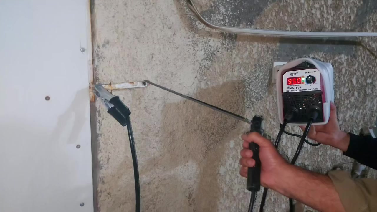 مكينة لحيم ملواكي امزون حجم MMA_950 وبيه ضمان مع واقي قناع كاملة ملحقات السعر 35 مع التوصيل مكاني بغداد مشتل ***********
