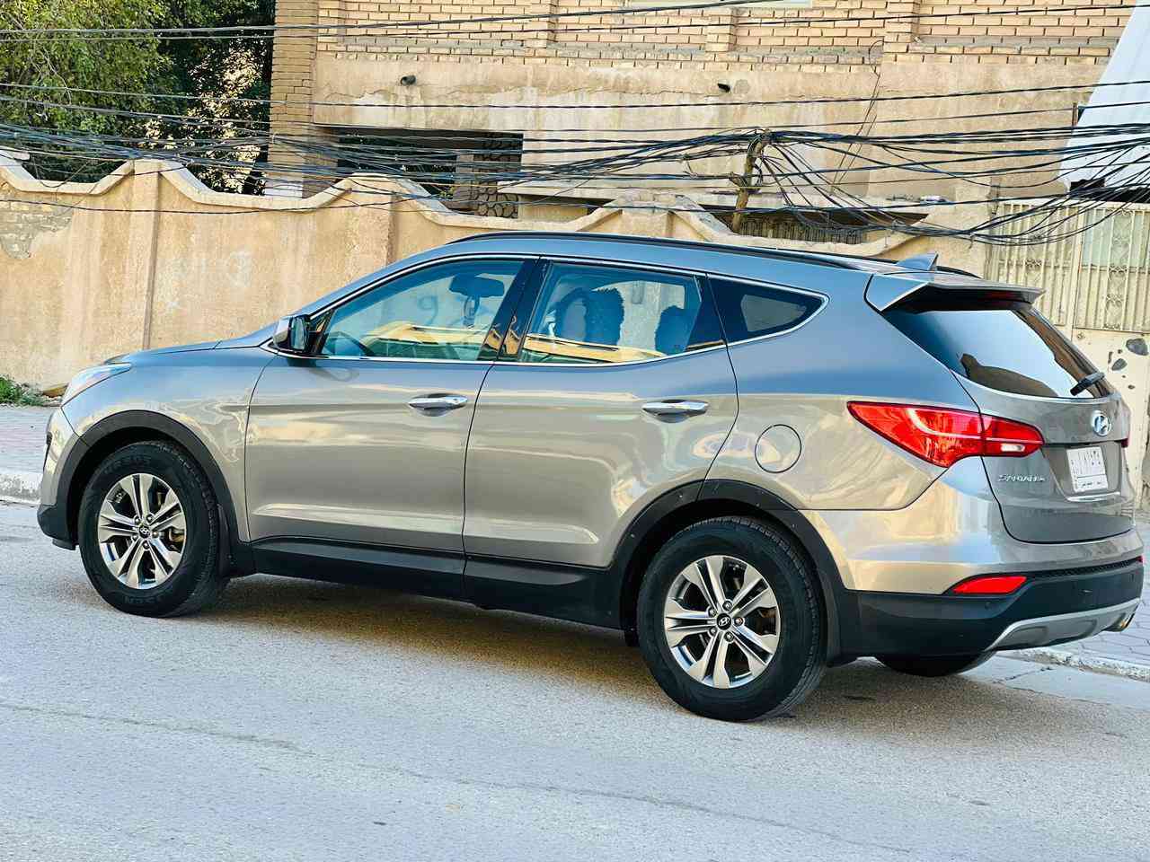 سنتافي موديل 2016 وارد امريكي سعر 126 مع المجال للاستفسار *********** داخله كلين تايتل بدون حادث بيهه جاملغ وباب كلير السياره جديده بمعنه الكلمه ماشيه 64 حقيقي  مواصفات كامره خلفيه داوره تحكم استيرن جهتين مثبت سرعه فورويل حداديه  تخم تاير ويل كب كروم حساسات كشنات كهربائي داخل بيجي. تبريد قطعتين ثلج تدفئه شغال مكينه 2400 وكير وضع الشركه مكفولات من الفتح منضومه زينون  السياره جاهزه اي نقص مابيهه سنويه لل28 تحويل مباشر مكان السياره كربلاء
