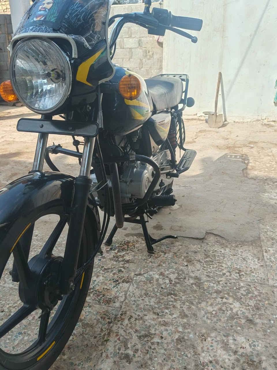 دراجه بوكسر نثيه للبيع بمليون 300 وبيه مجال الطيبين موديل 20 دراجه نضيفه بيه الدرع طاك وبيه الدبل الكدام طاك *********** وبخدمت الشراي ميسان المجر الكبير
