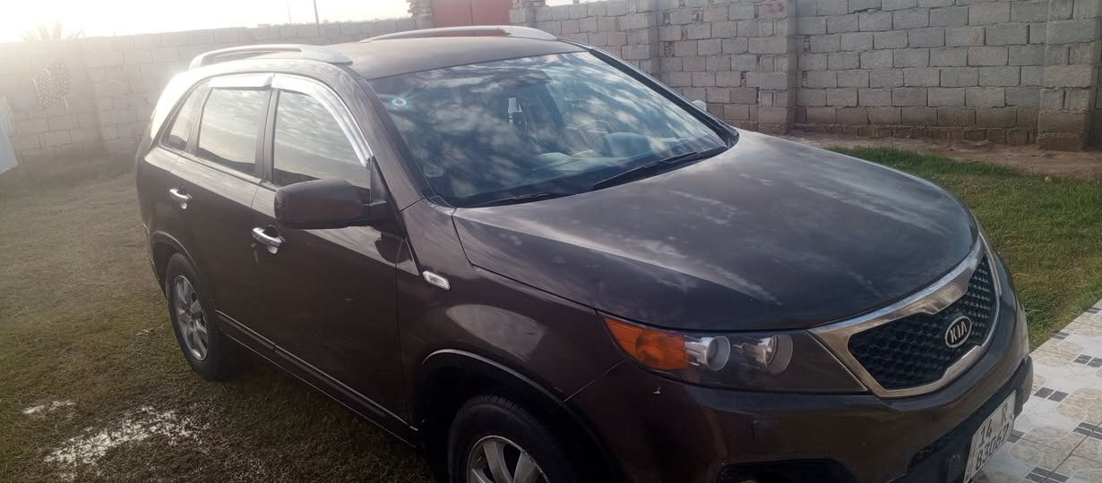 السلام عليكم 
سورنتو للبيع 2012وارد خليجي مصبوغه حزام تبريد 3قطع مكفوله من العيب الشرعي باقي التفاصيل بالسونار كفاله اصوليات وعيب شرعي محرك 6سلندر *********** واتساب السعر 135قابل للتفاوض
