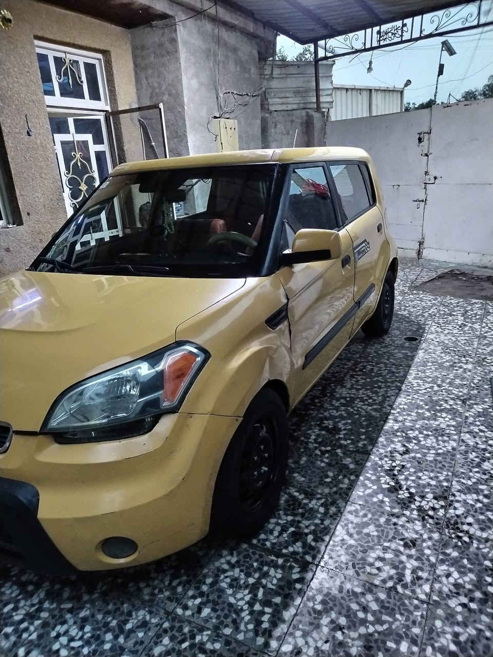 السلام عليكم كيا صول 2010 للبيع  محرك 2000 دوش المرغوب سيارة حلوة ونضيفة تحويل مباشر  سنوية قبل يومين مجددها هزة لشهر العاشر السعر 80  مكان بغداد كفائات العبيدي ***********
