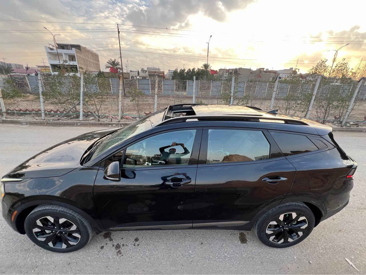 كيا سبورتج
مديل 2023
وارد امريكي
اكس لاين
فول واحد علا واحد 
رقم اربيل ابسمي
حادثهة باب الصدر صبغ وقبق الجنطة من امريكة صبغ
سيارة جديدة جدا 
ماشية 25 mi
بانراما
هاند بريك بصمة 
نزول منحدرات + 4 وضعيات قيادة
جنطة كهرباء
كراسي كهرباء
داخل لونين
كشنات جلد  تدفئة
شاشة متصل 
رادار امامي خلفي جانبي
قيادة ذاتية. 
تشغيل عن بعد
شنو و من اصفات بيهة فولل
سعر 195 
مكاني بغداد البلديات
*********** بغداد, العراق
