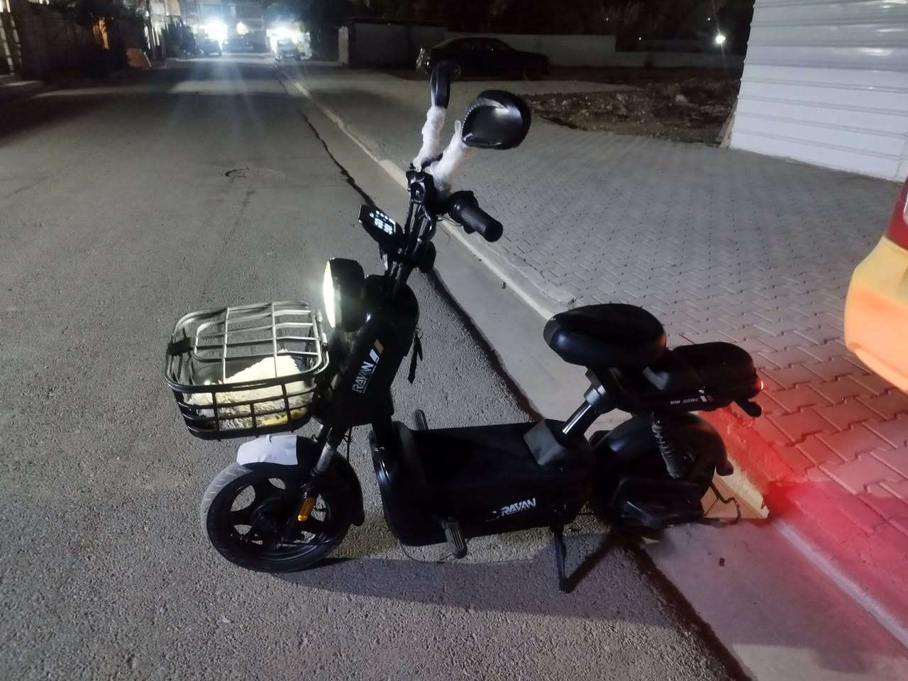 مراوس اب ار تسعه او اي دراجه اكبر والدراجه كلش نضيفه تجي وتفحص وتاخذ تراي هم لان اني ماتكد من حلالي وتمشي اربعين حقيقي العداد حقيقي لان دراجه نوع ريان مكاني بغداد الحسينيه مال اشديه وهاذ رقمي للتواصل ***********
