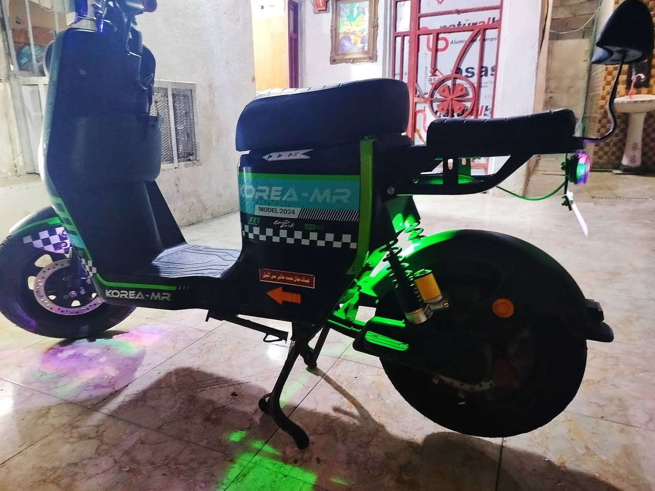 سلام عليكم دراجة شحن miDil R11 النوعيه الاصليه دراجة حلوة يحتاجلهه ترتيبات بسيطه بطاريات جديدة سعر 475 وبيهه مجال بسيط العنوان القبله /***********
